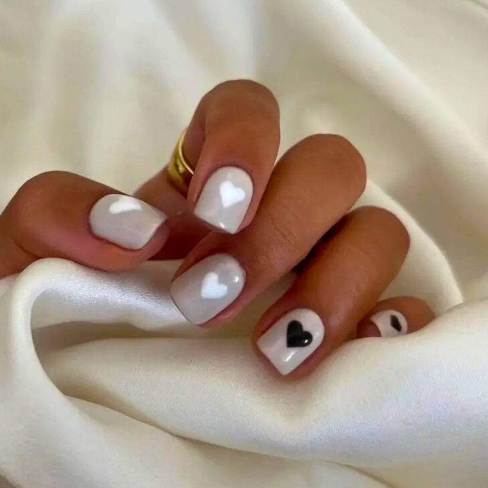 Cute press on nails 💅🏻 set of 2